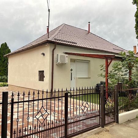 Adam Apartman Hajdúszoboszló Extérieur photo