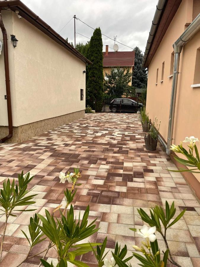 Adam Apartman Hajdúszoboszló Extérieur photo